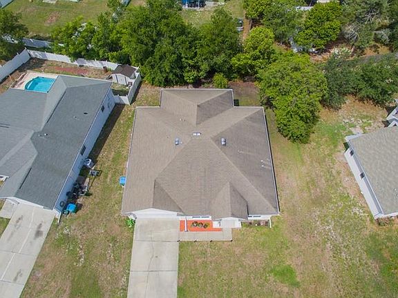 3rd image of 1072 W Hancock Dr