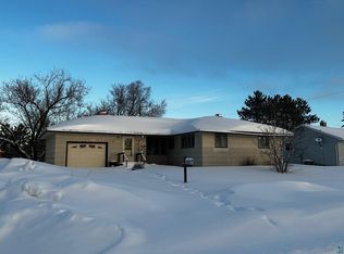 27 Evergreen Ln, Babbitt, MN 55706