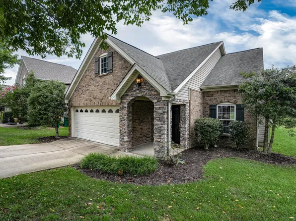2005 McCrory Pl, Spring Hill, TN 37174