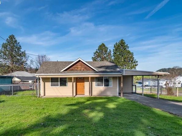 430 SE Carrol St, Winston, OR 97496