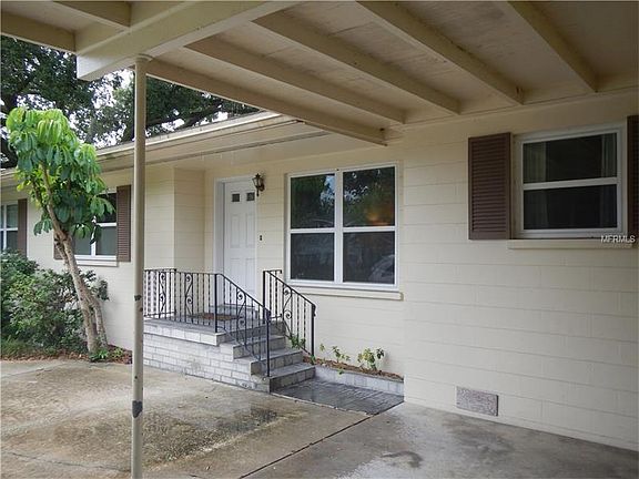 3rd image of 1523 Del Crest Pl