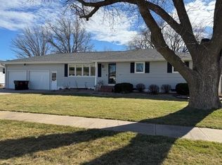 1280 W Dodge Ave, Arlington, NE 68002