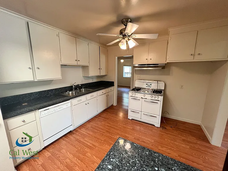467 Novato Ave — Photo 5