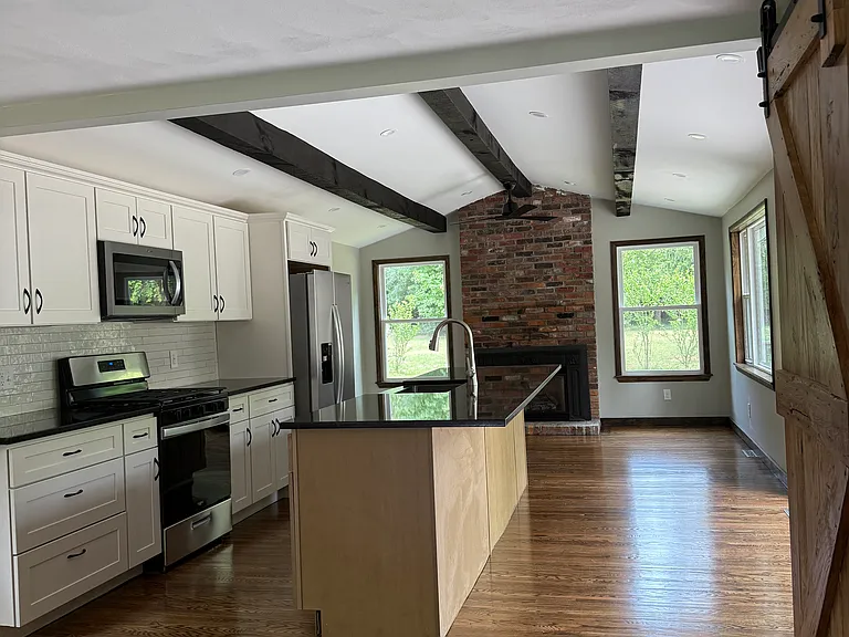 Sullivan Dr — Photo 1