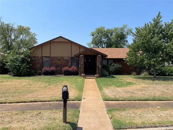 918 N Holly St, Jenks, OK 74037