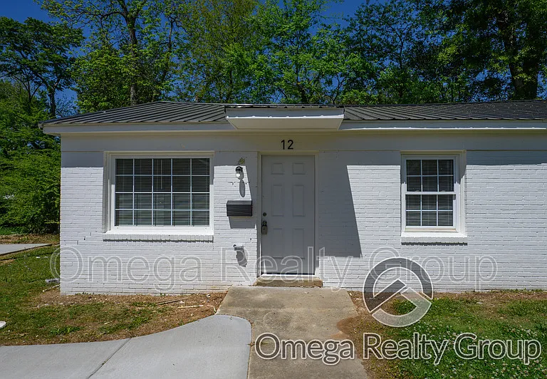 12 E Clay St — Photo 1