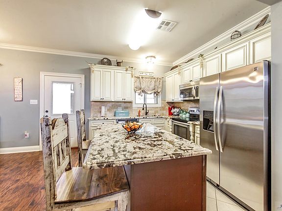 5th image of 2310 Cypress Dr