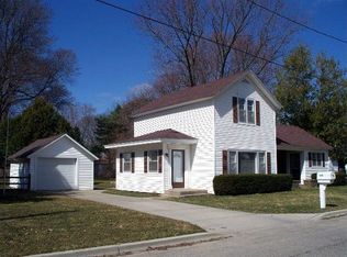 813 Farnsworth St, Big Rapids, MI 49307