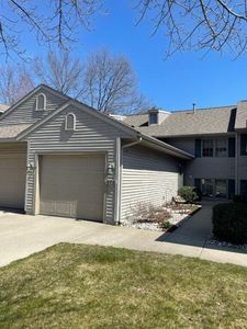 570 Tournament Cir, Muskegon, MI, 49444