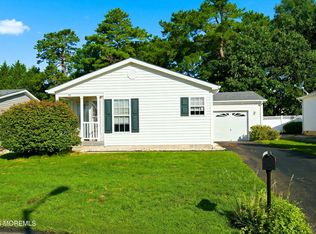 99 Oak Ridge Ln, Manahawkin, NJ 08050