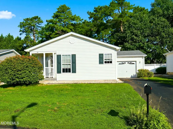 99 Oak Ridge Lane, Manahawkin, NJ 08050