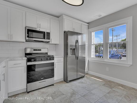 2nd image of 2106 Adams Avenue #6