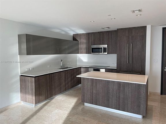 3rd image of 68 SE 6th St #910