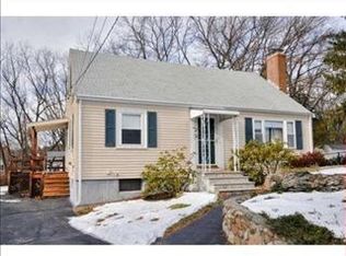 8 Cedarwood Ln, Burlington, MA 01803