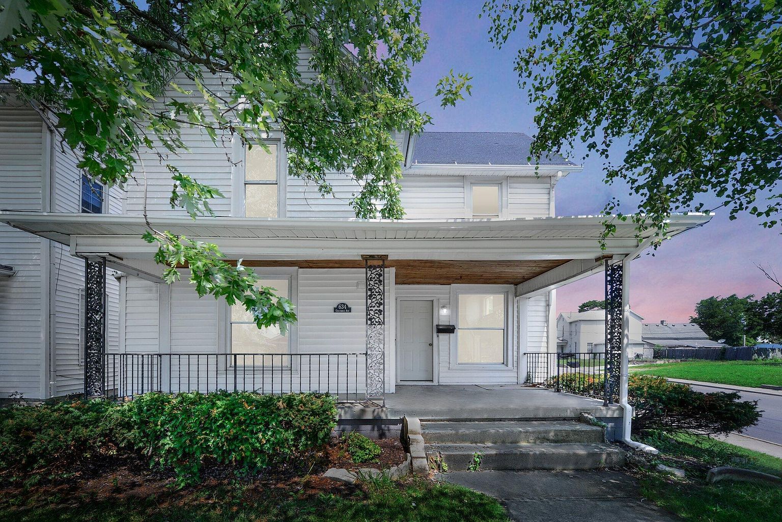 Listing photo 1 for 634 Columbus Ave