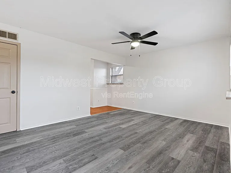 1414 E Pitman Ave — Photo 8