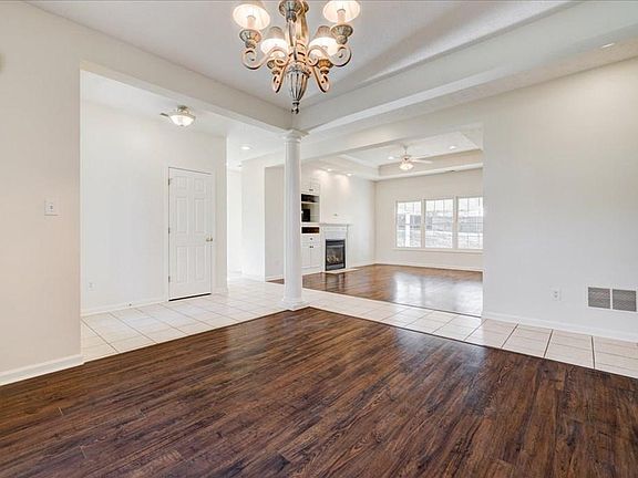 5th image of 2934 Saratoga Ct