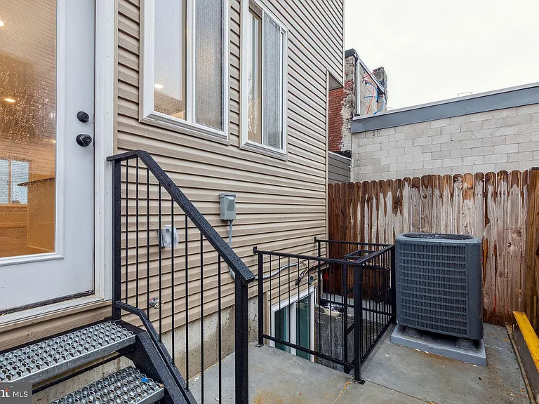 2023 N Reese St — Photo 8