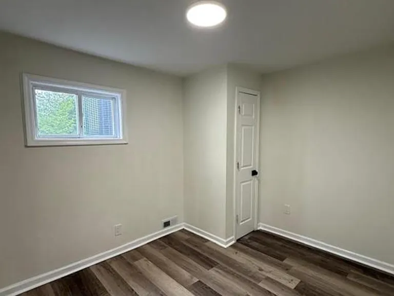 516 Columbus Rd — Photo 5