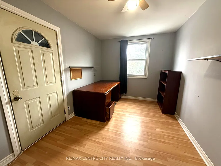 26 Bruce St #MAIN — Photo 4