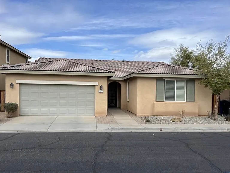 302 Sunny Meadow Pl — Photo 1