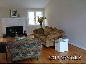3rd image of 201 Guinevere Ln
