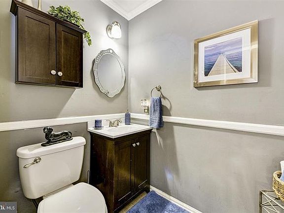 4th image of 212 S Hill Dr