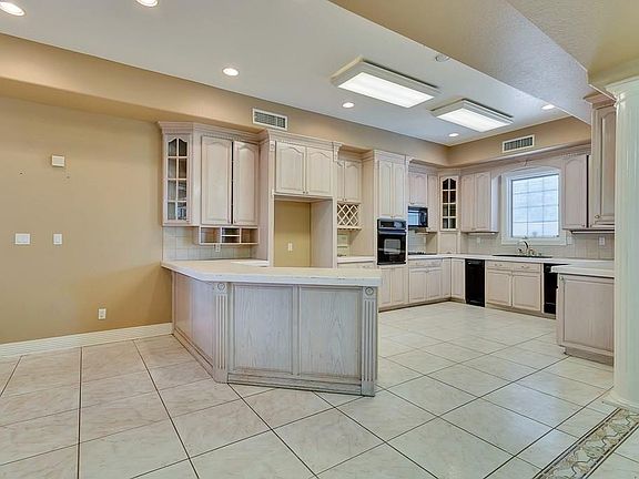 5th image of 4558 Lazy Willow Dr