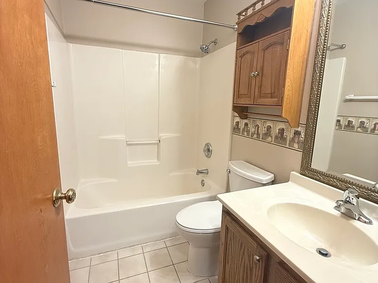 107 Colonial Pkwy #A — Photo 6