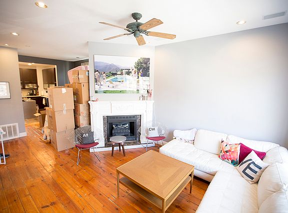 2nd image of 2323 W Dickens Ave #2