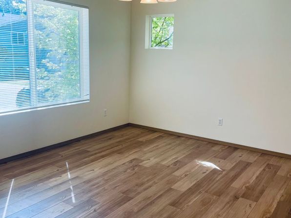 1389 Burnside Pl, Dupont, WA 98327
