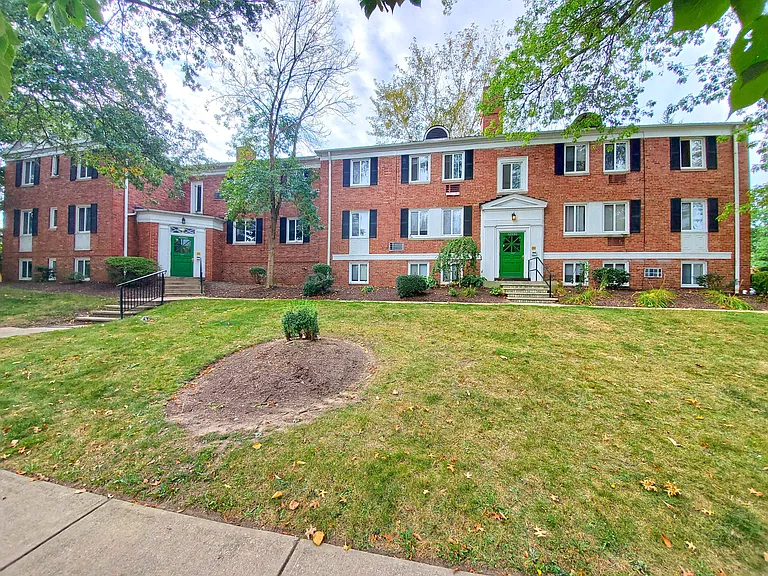 Fairhill Gardens — Photo 5
