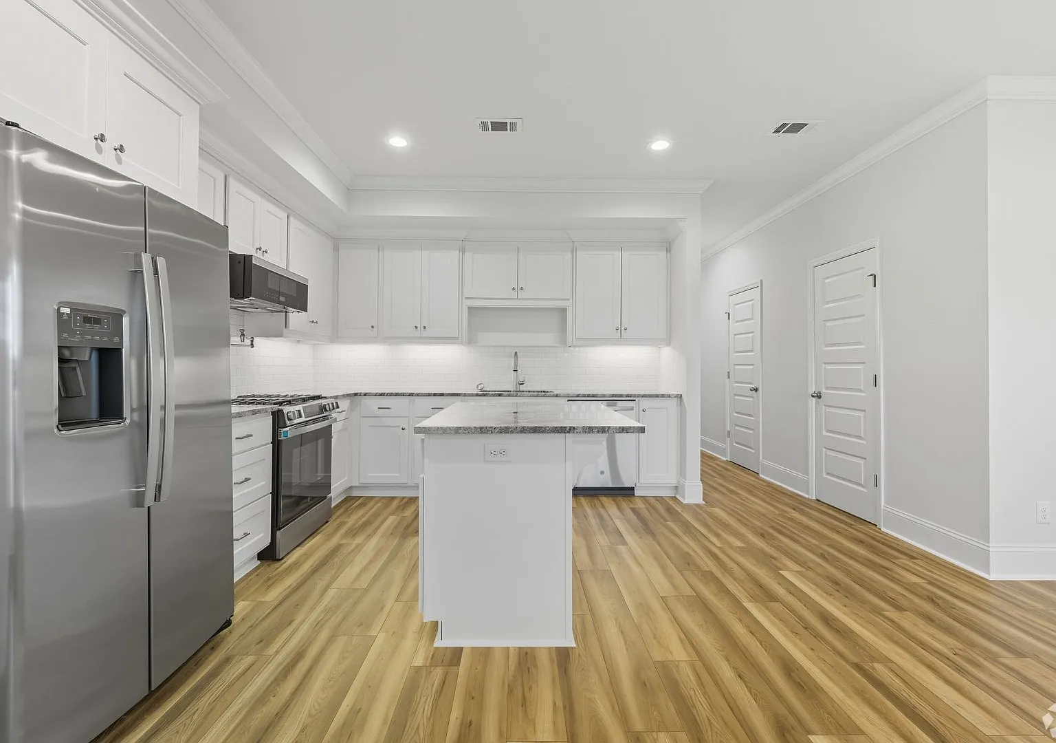 New Construction 4 Bedroom Townhome! — Photo 4