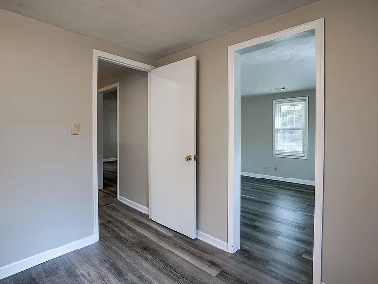 273 Shanahan Rd — Photo 32