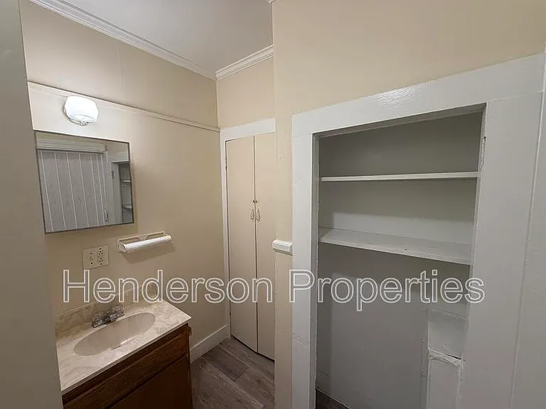 533 Stockton St — Photo 8