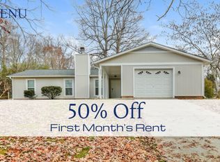3207 Glen Hollow Rd, Greensboro, NC 27407