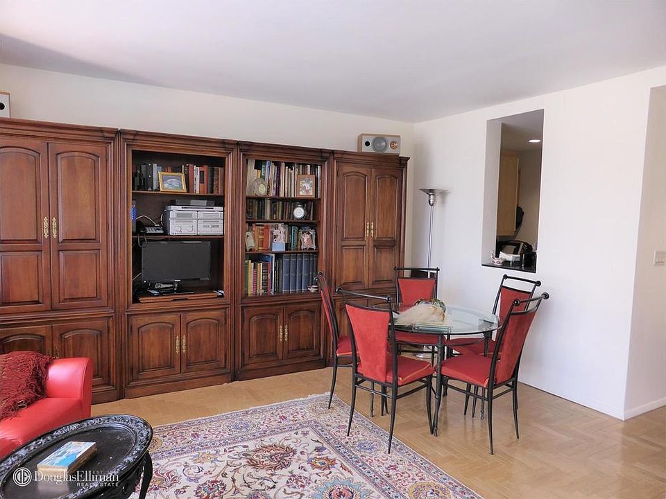 2nd image of 160 W 66th St APT 17C