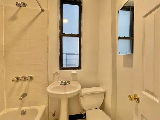 Rented by Oxford Property Group | media 25