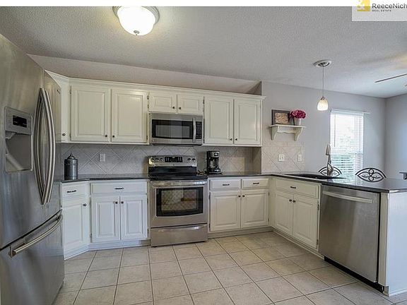 5th image of 2704 NE Weston Cir