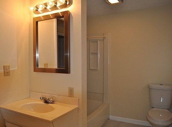 4th image of 85 River Park Dr