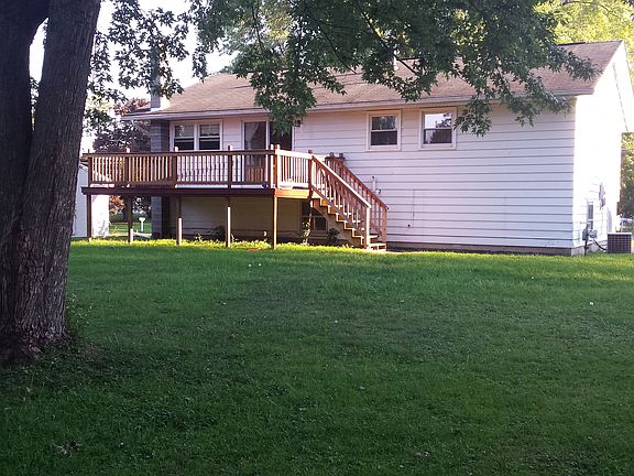 3rd image of 304 Idlewood Blvd