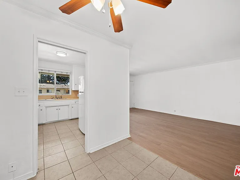 14913 Hartland St #6 — Photo 10