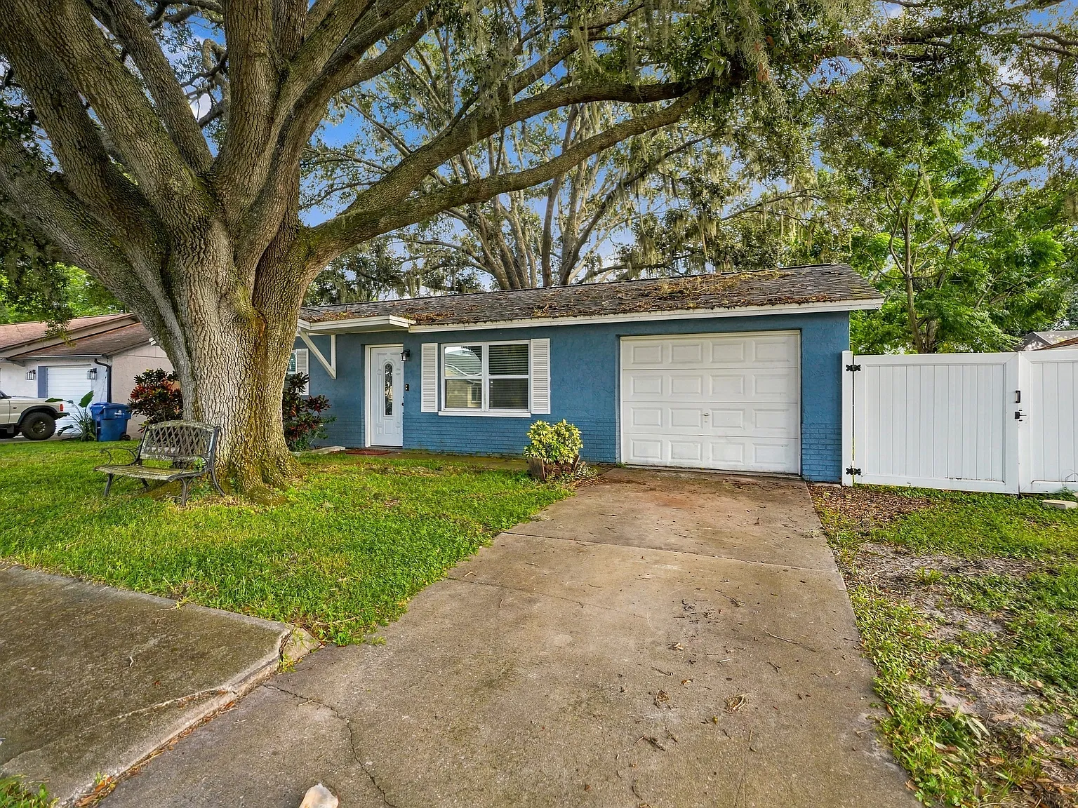 3 bed, 1.5 bath, 1200 sqft, $1,950 — Photo 2