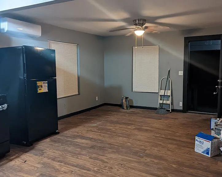 105 E Adoue St #1 — Photo 2