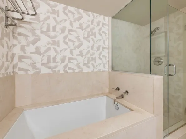 401 Hicks Street image 8 of 11