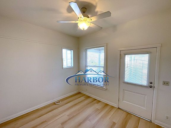 3rd image of 103 N Mesa St #105