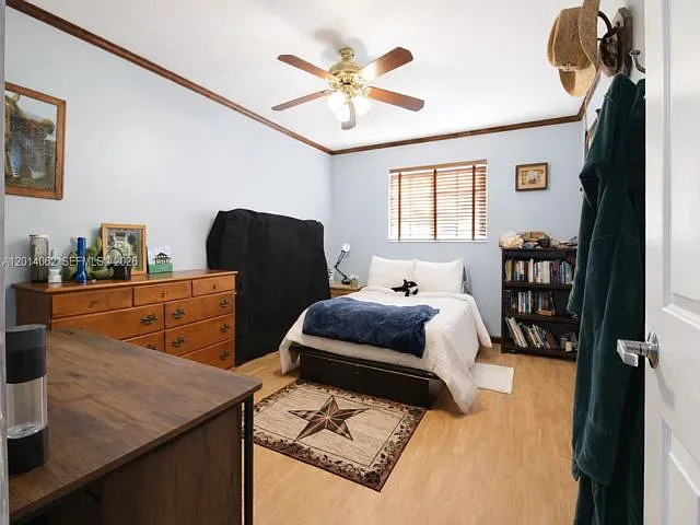 3 bed, 2.0 bath, 1723 sqft, $4,200 — Photo 3