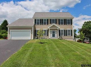 306 Westwoods Ct, Schenectady, NY 12303