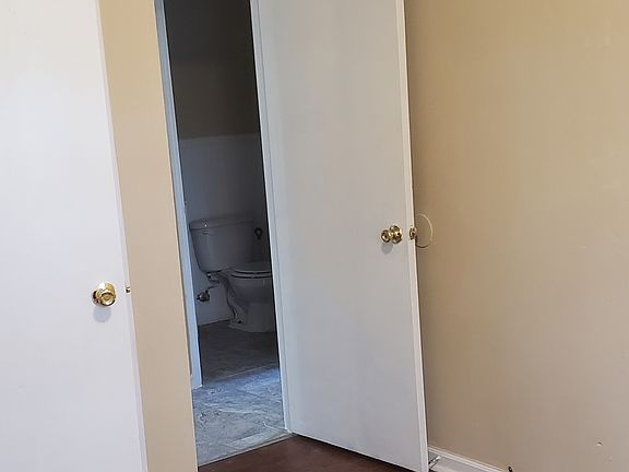 5th image of 101 Toby Cir