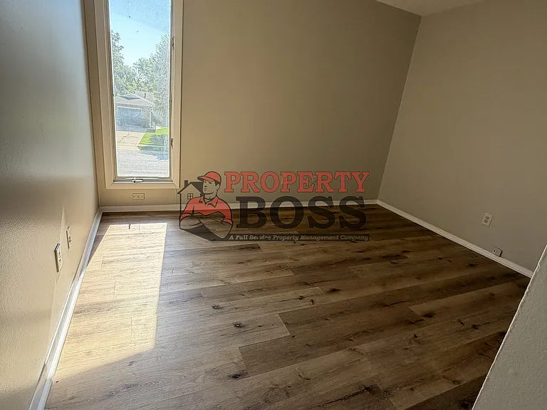7322 Noble St #4-1 — Photo 10